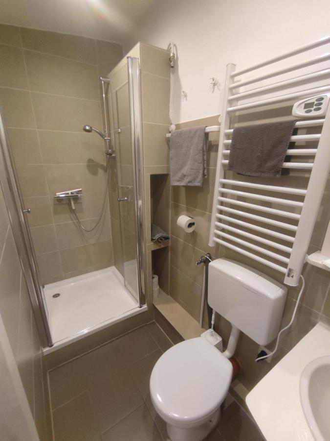 Schoenes Und Offenes Appartement Juchen Bagian luar foto